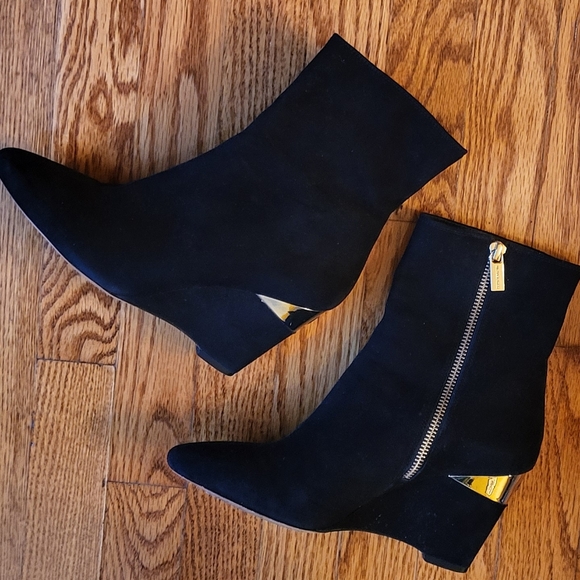 Michael Kors EUC women's black suede wedge ankle boots size 7.5 M - Picture 3 of 8
